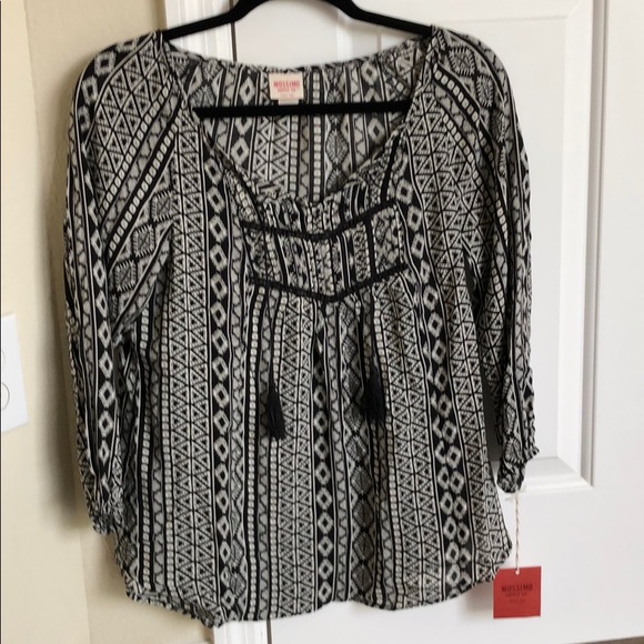 Black and gray patterned 3/4 sleeve blouse - Picture 1 of 5